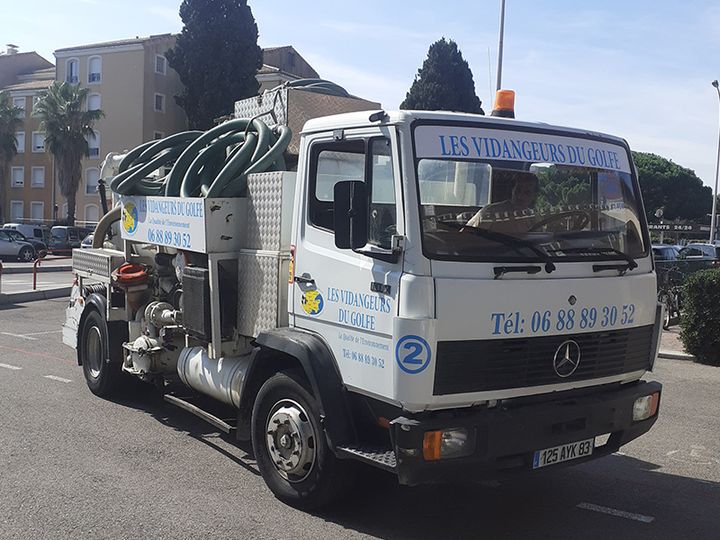 Camion de vidange Mercedes