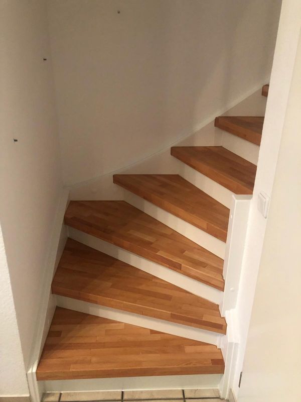 neue Treppe aus Holz
