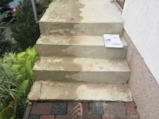 alte rissige Betontreppe