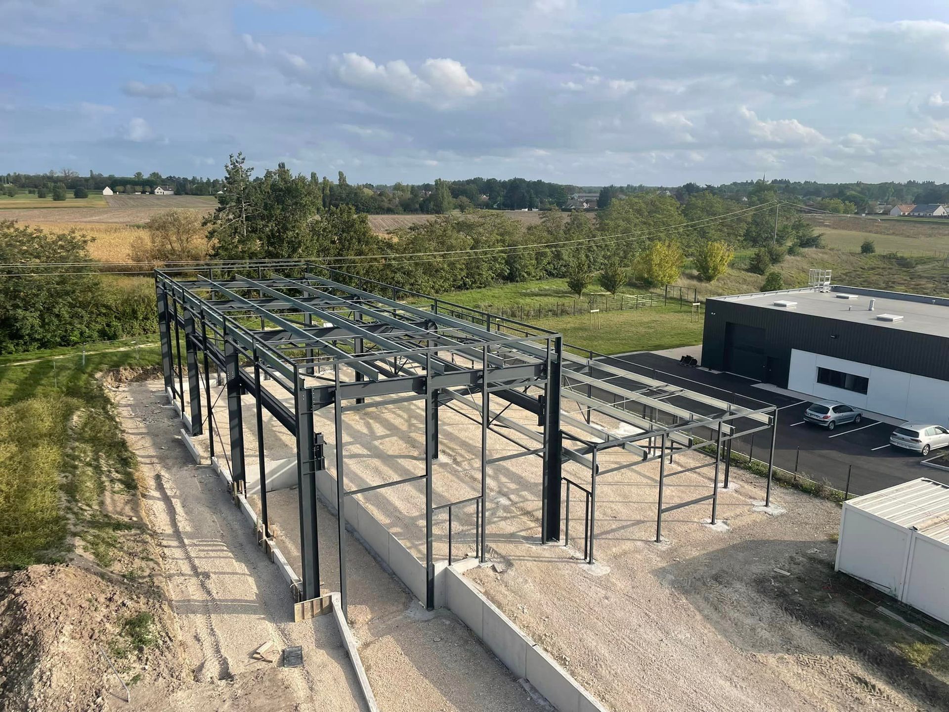 Charpente métallique en construction