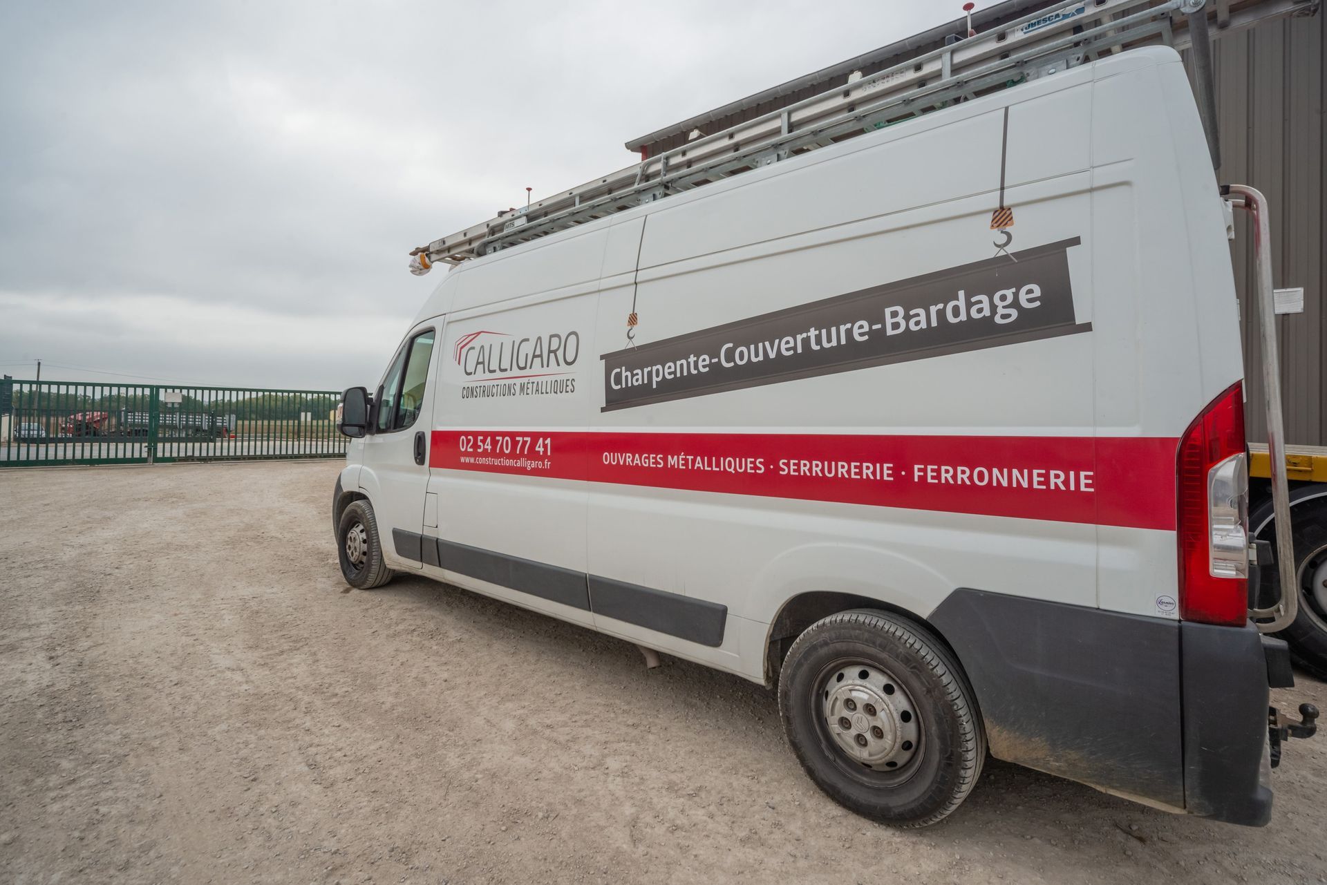 Camion de la flotte à l'effigie de l'entreprise Calligaro
