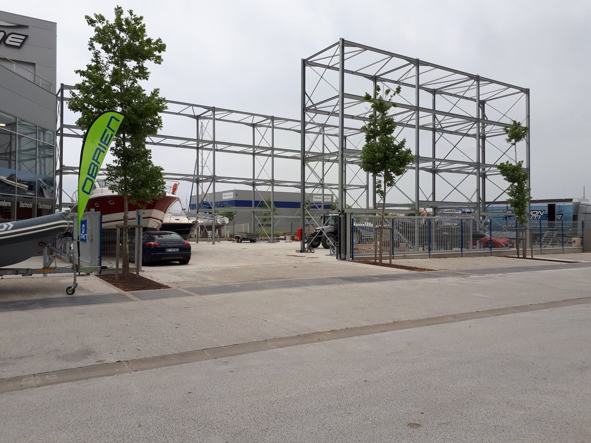 Rack de bateaux à ossature en métal