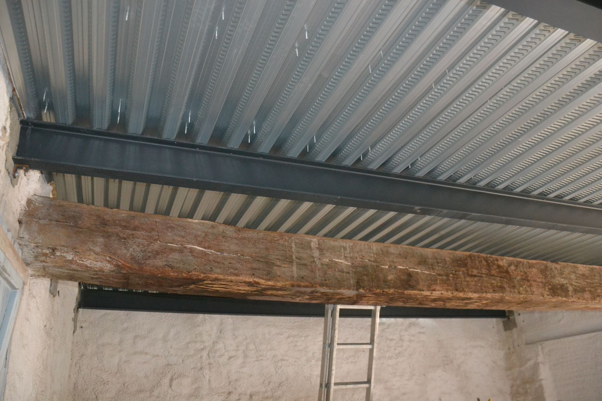 Finition du sous-plancher en métal