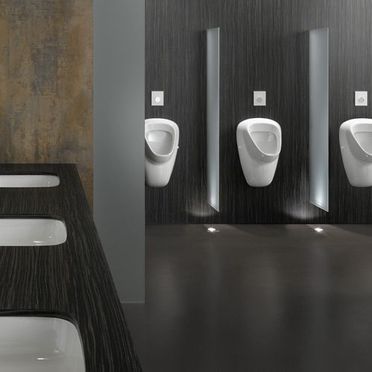 Sanitäranlage mit Urinal