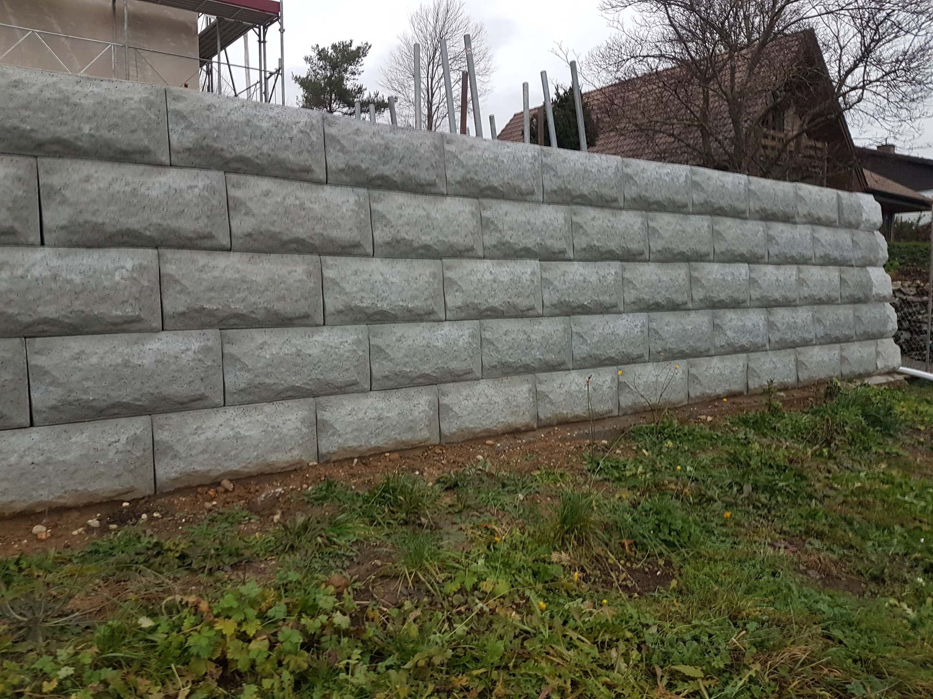 Kiesplatz | Keller Garten- & Tiefbau | Gartenbau, Poolbau, Teichbau, Schwimmteichbau & Gartenpflege | Endingen, Aargau