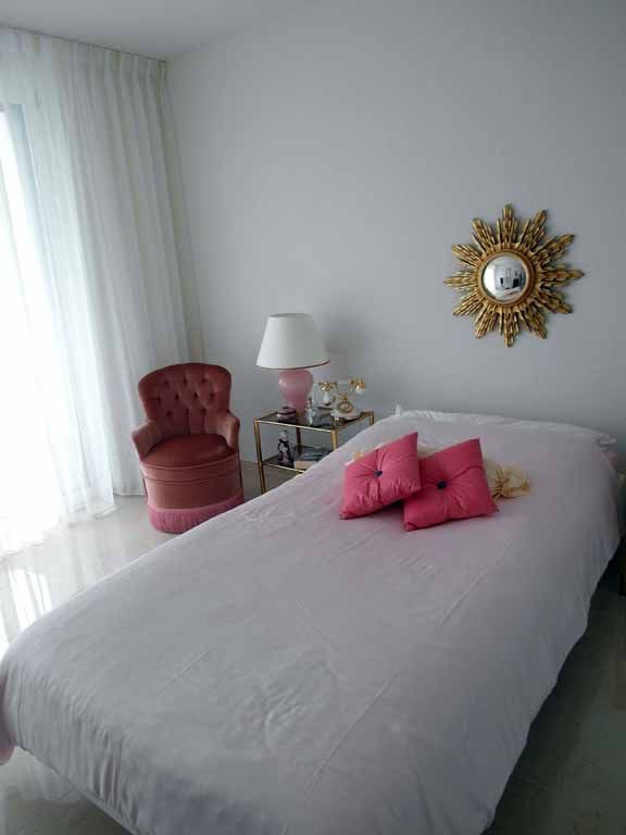 Bett und Fauteuil - Strolz Innendecor GmbH - Glattbrugg - Zürich