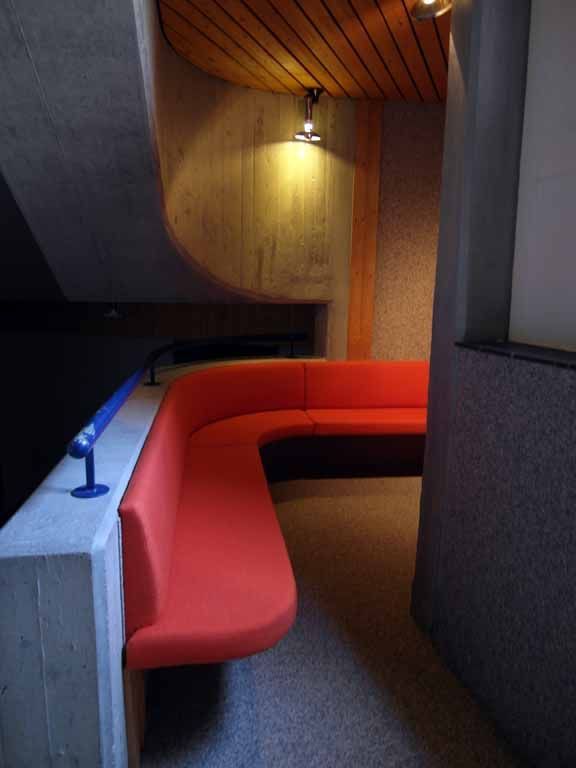 Eckbank rot bezogen - Strolz Innendecor GmbH - Glattbrugg - Zürich