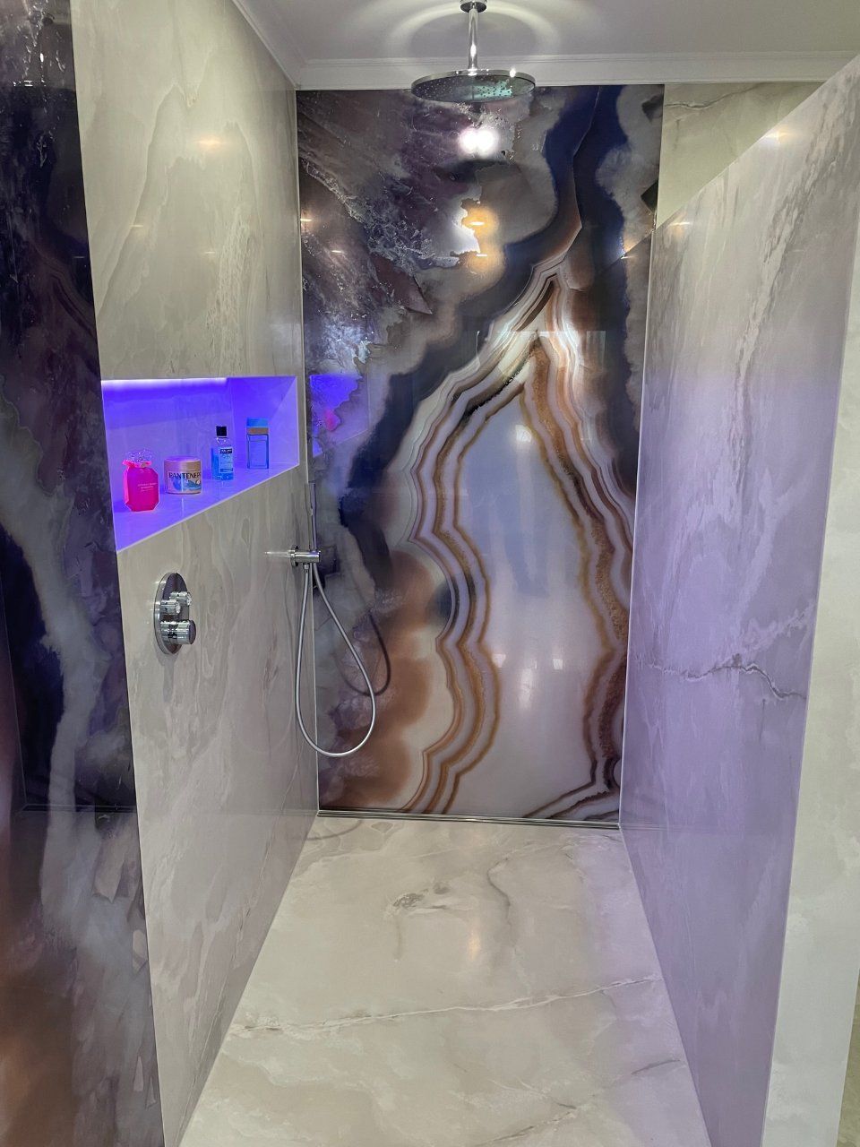 Meisterbetrieb Fliesen Piepenstock Natursteindusche Ablage