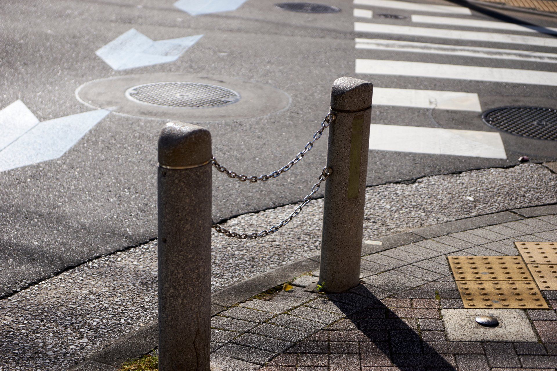 Trottoir arrondis d'un virage