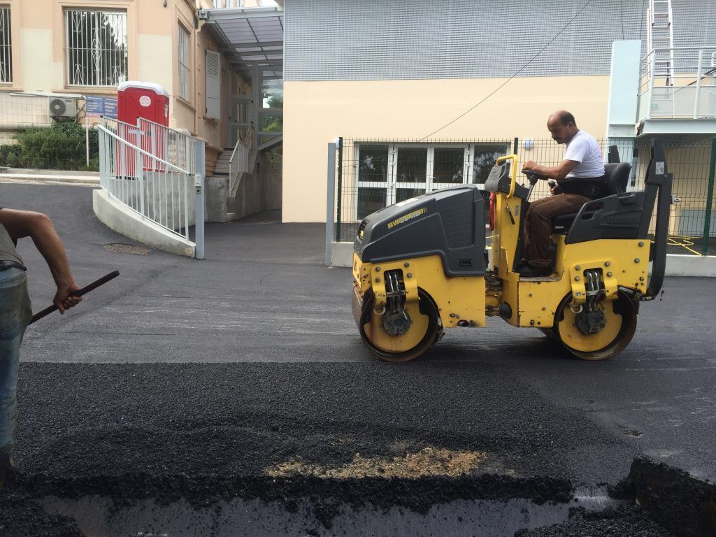 Réalisation d'une cours en enrobés