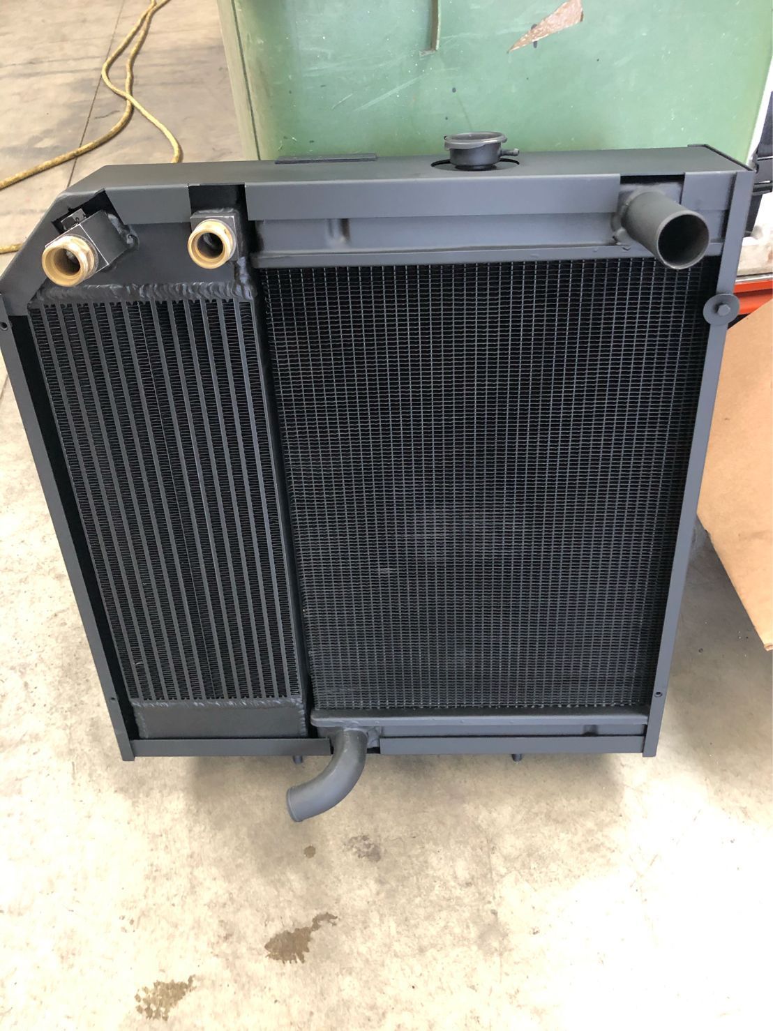 Entretien de radiateur moteur noir