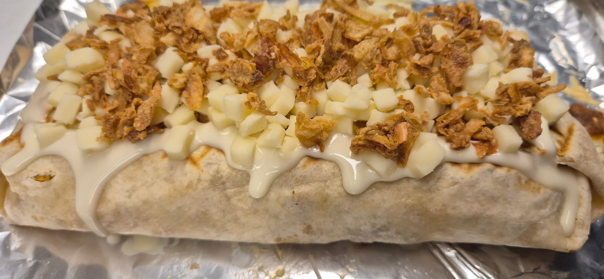 Des feuilles avec des ingrédients à l'intérieur