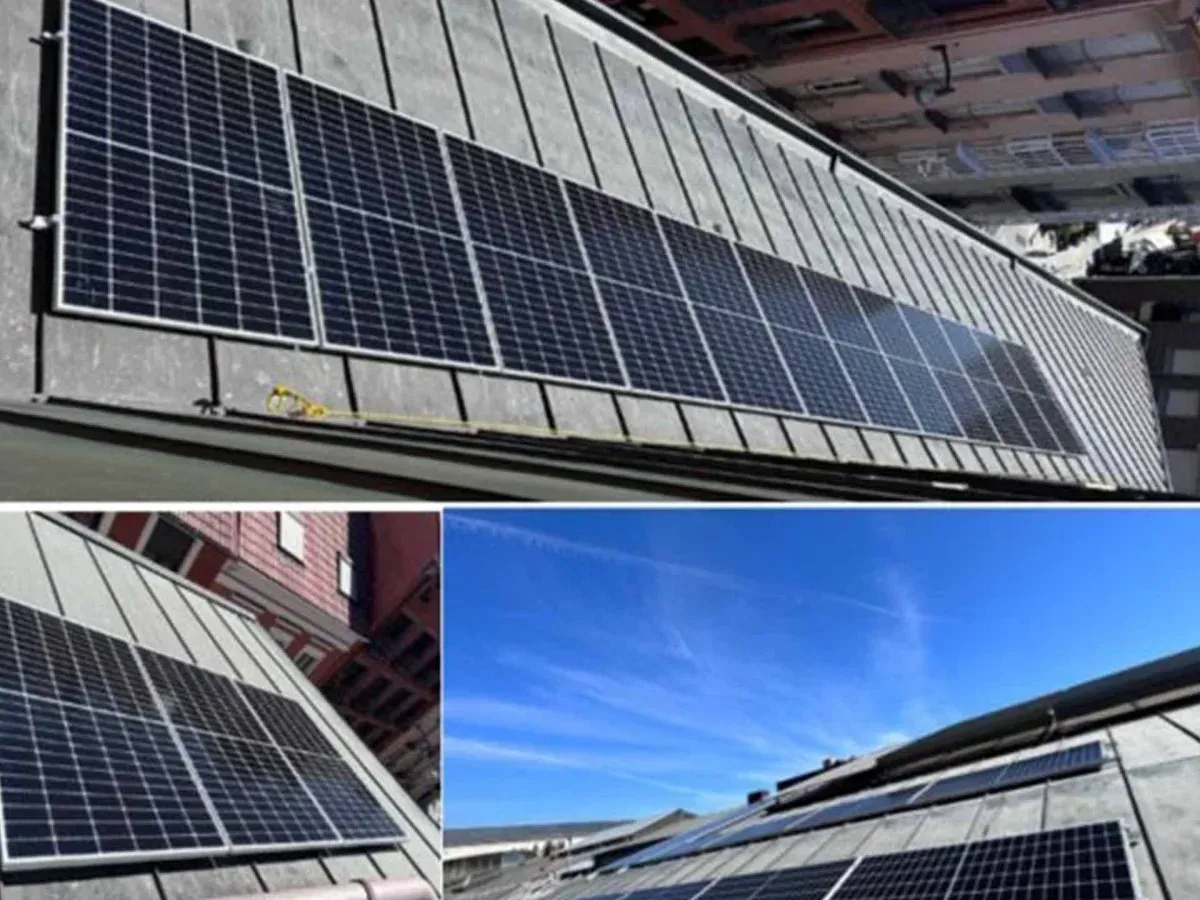 Paneles solares instalados en un tejado, vistos desde distintos ángulos bajo un cielo azul.