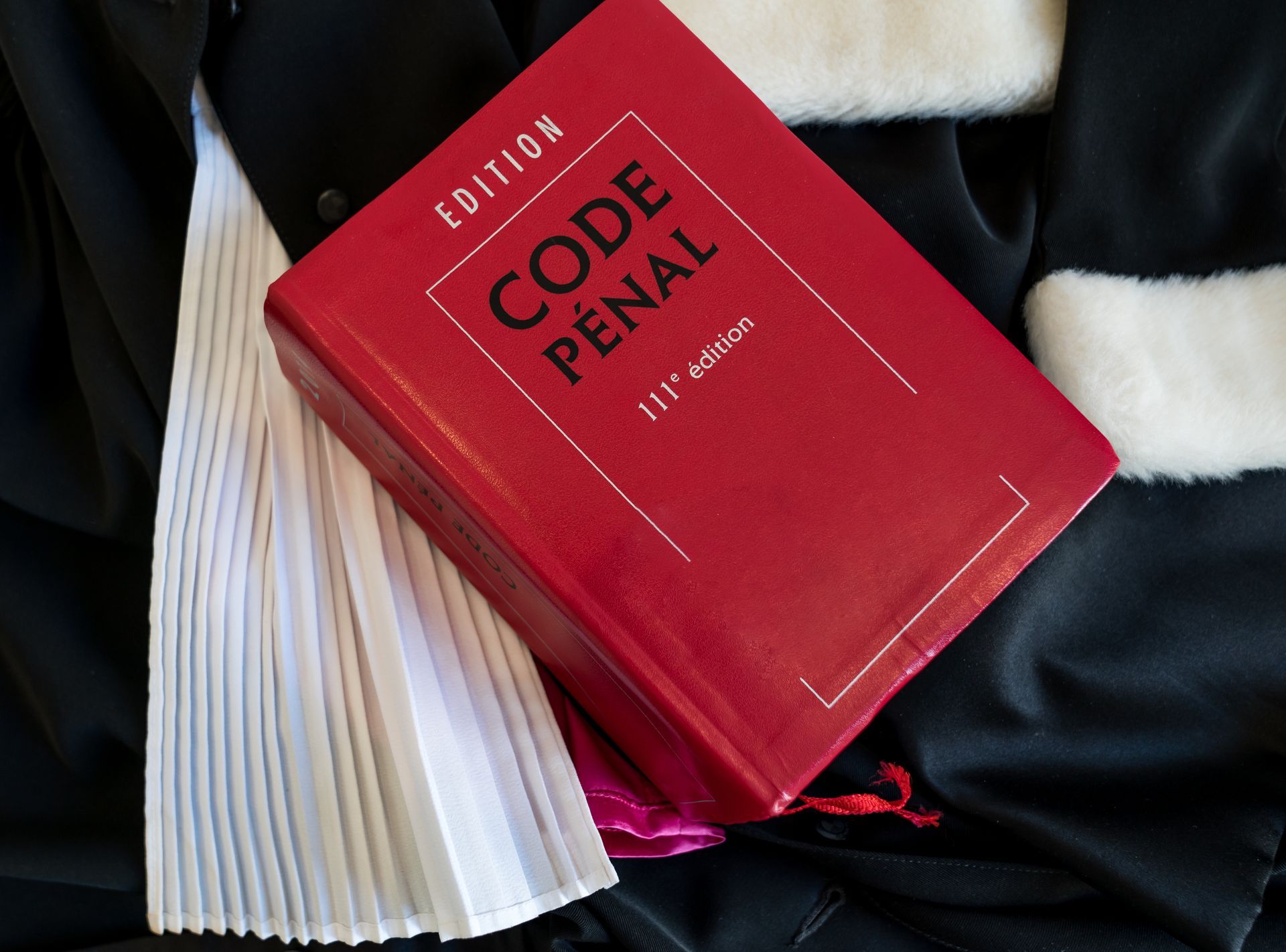 Code pénal 1ère édition.