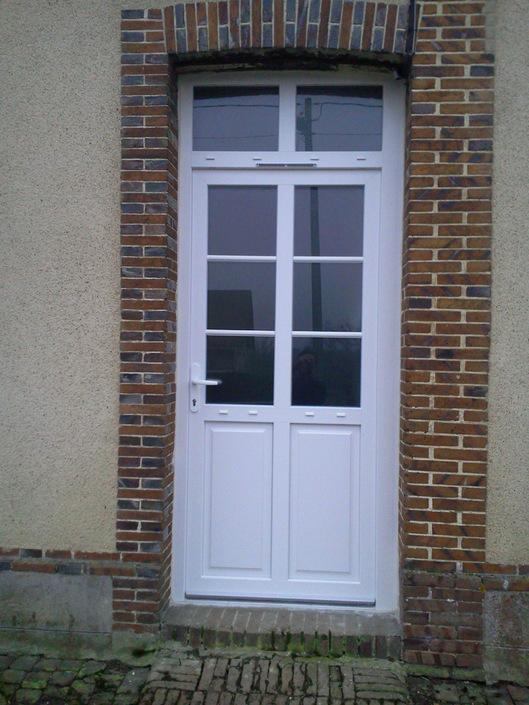 Pose de porte d'entrée