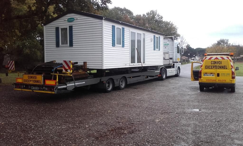 Des résidences mobiles stationnées