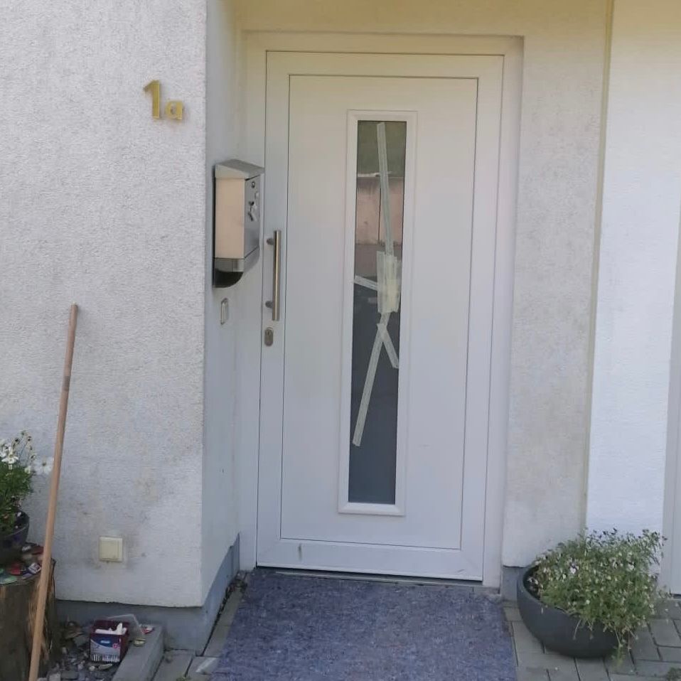 Montage eines Vordachs 1. Schritt