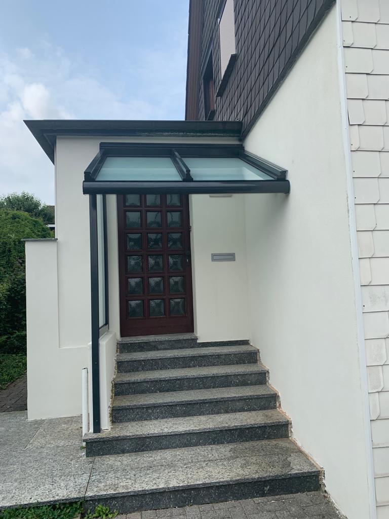 Montage eines Vordachs 3. Schritt