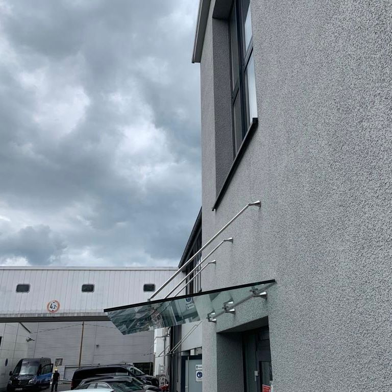 Montage eines Vordachs 4. Schritt