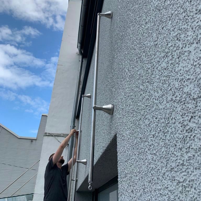 Montage eines Vordachs 2. Schritt