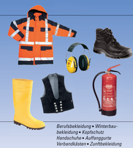 Eine Sammlung von Arbeits- und Sicherheitsausrüstung, darunter eine Warnweste, Stiefel, Gehörschutz und ein Feuerlöscher.