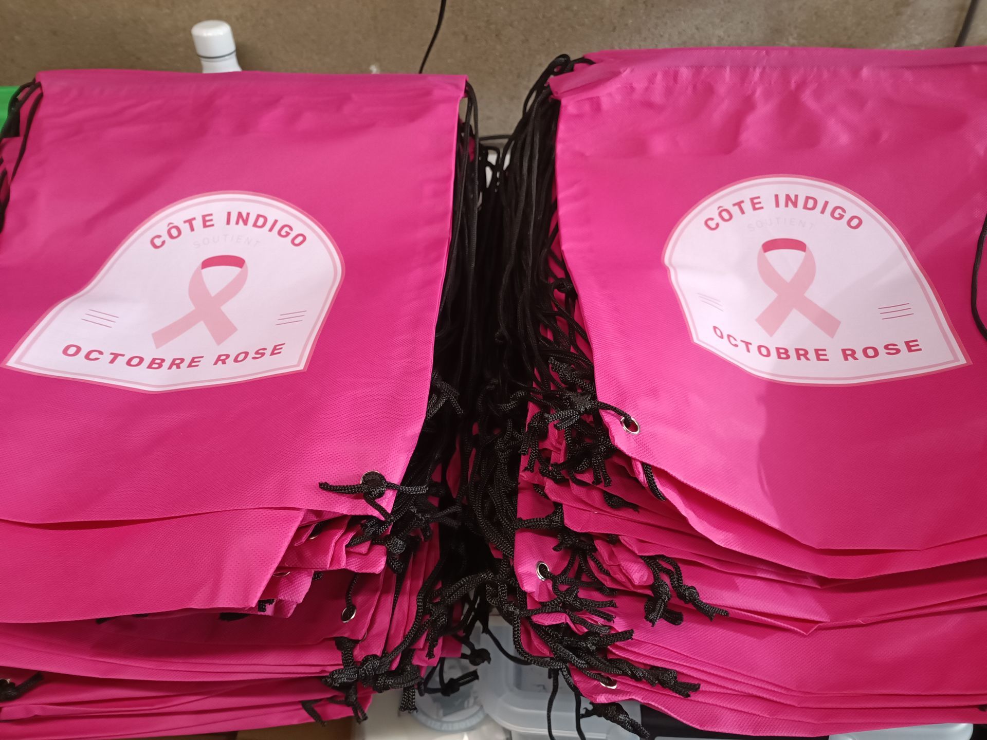 Des totes bags roses