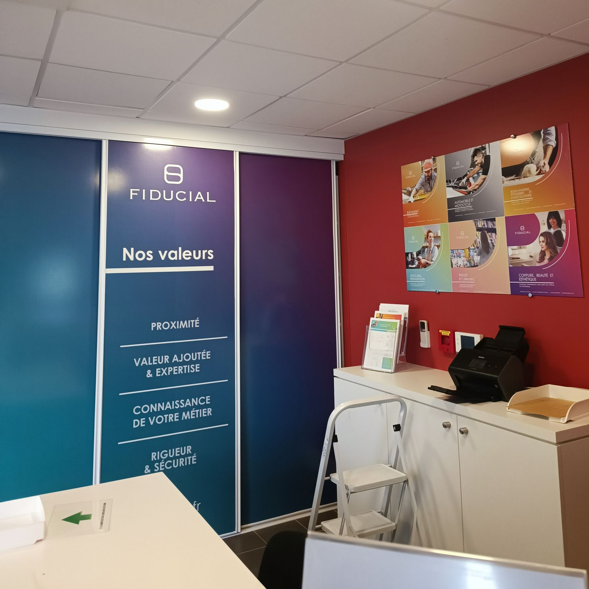 Signalétique intérieure d'un cabinet comptable