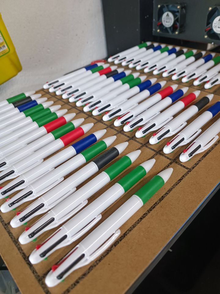 Plein de stylos 4 couleurs