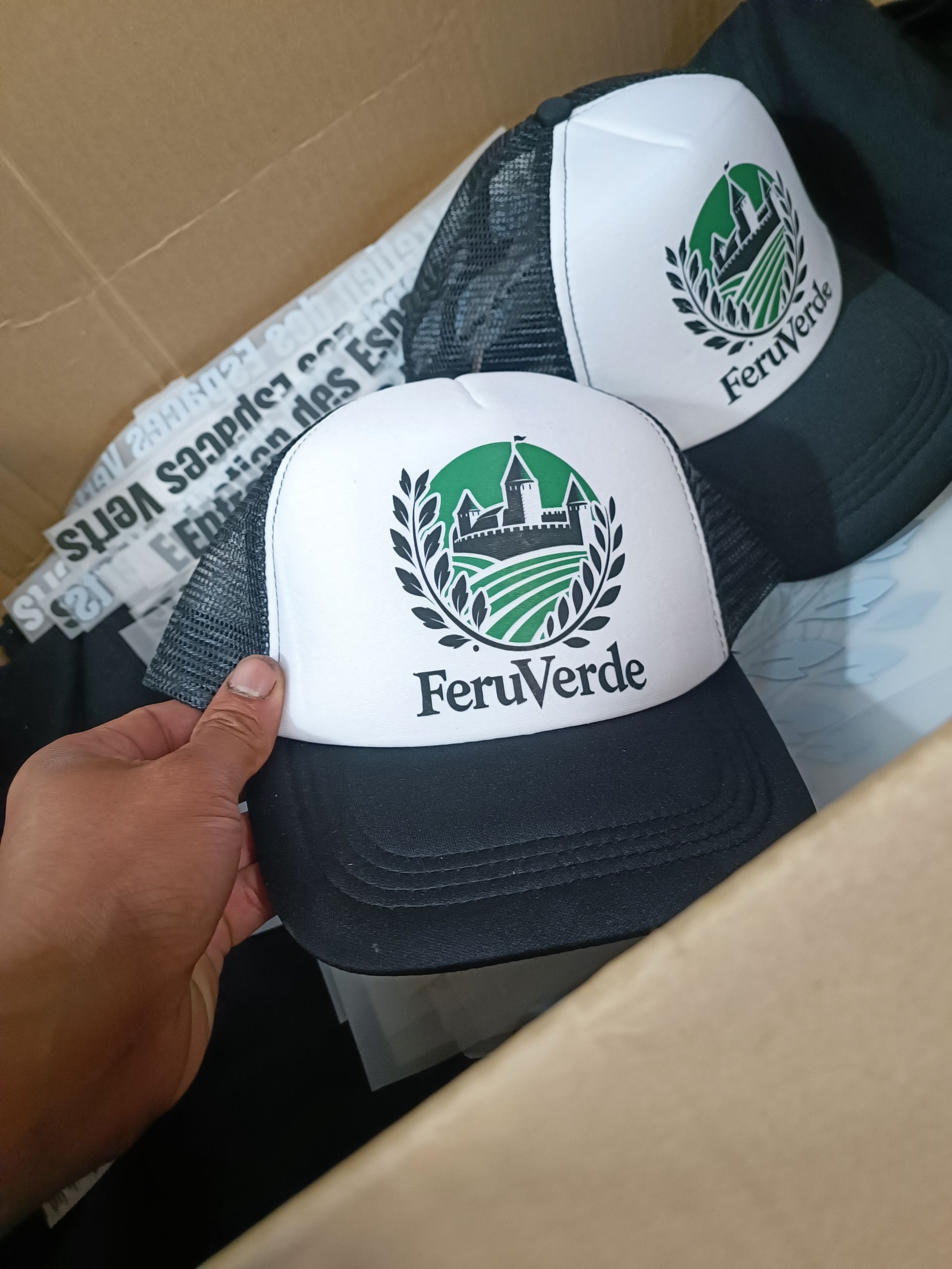 Des casquettes floquées