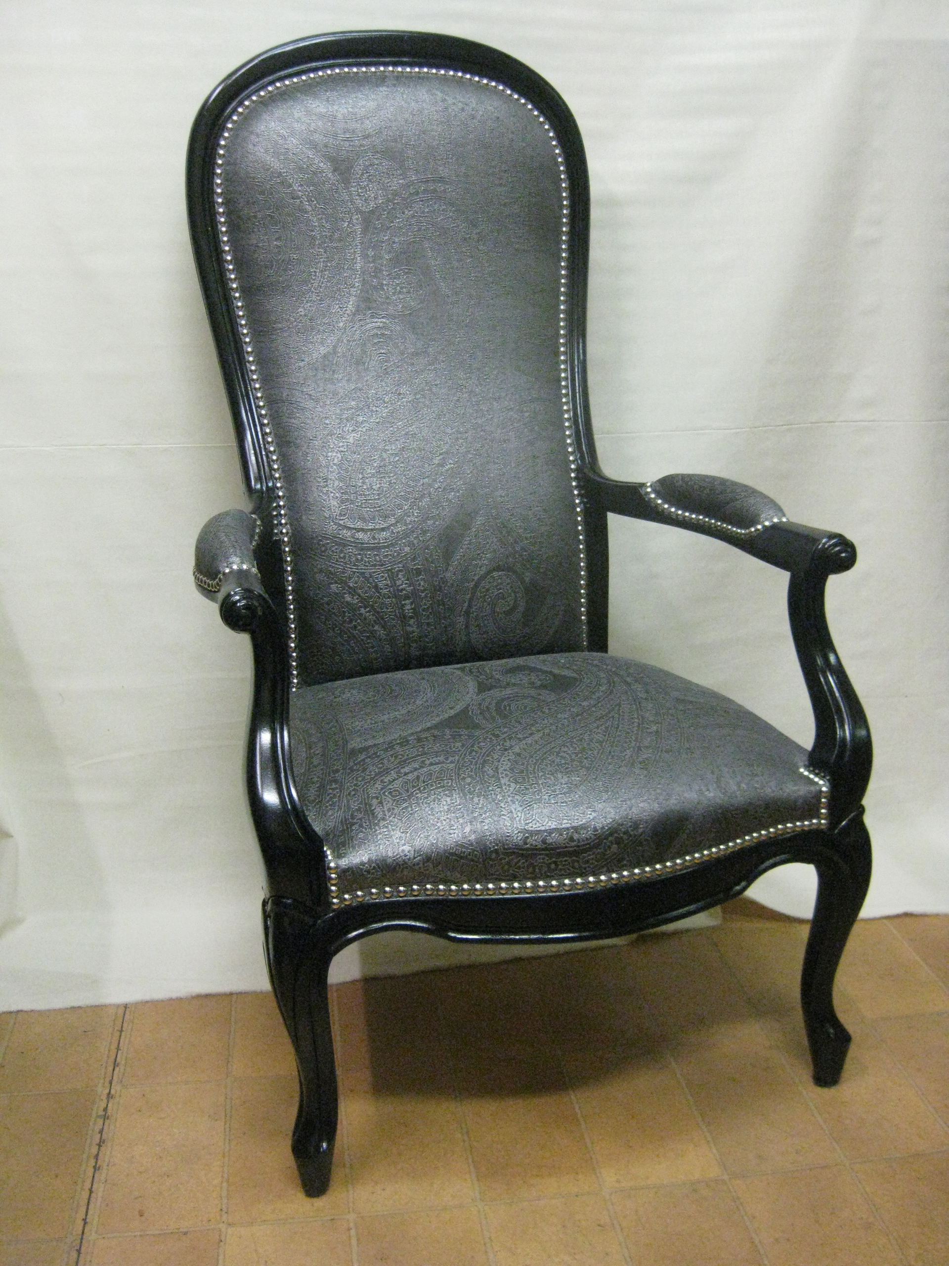 Grauer Stuhl - Polsteratelier Kurt & Ursula Mischler - Biel