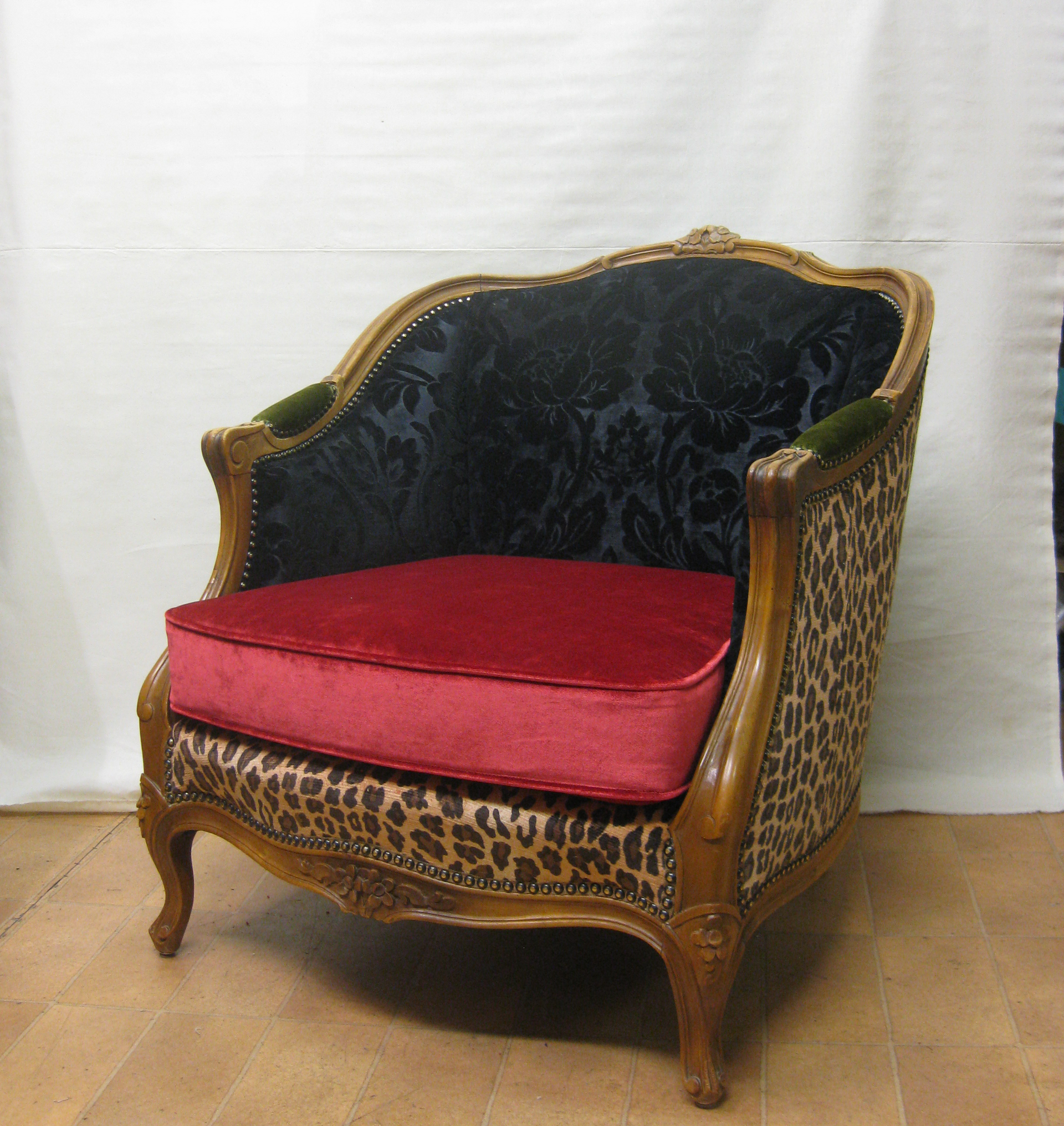 Tiger Sessel mit rotem Polster - Polsteratelier Kurt & Ursula Mischler - Biel