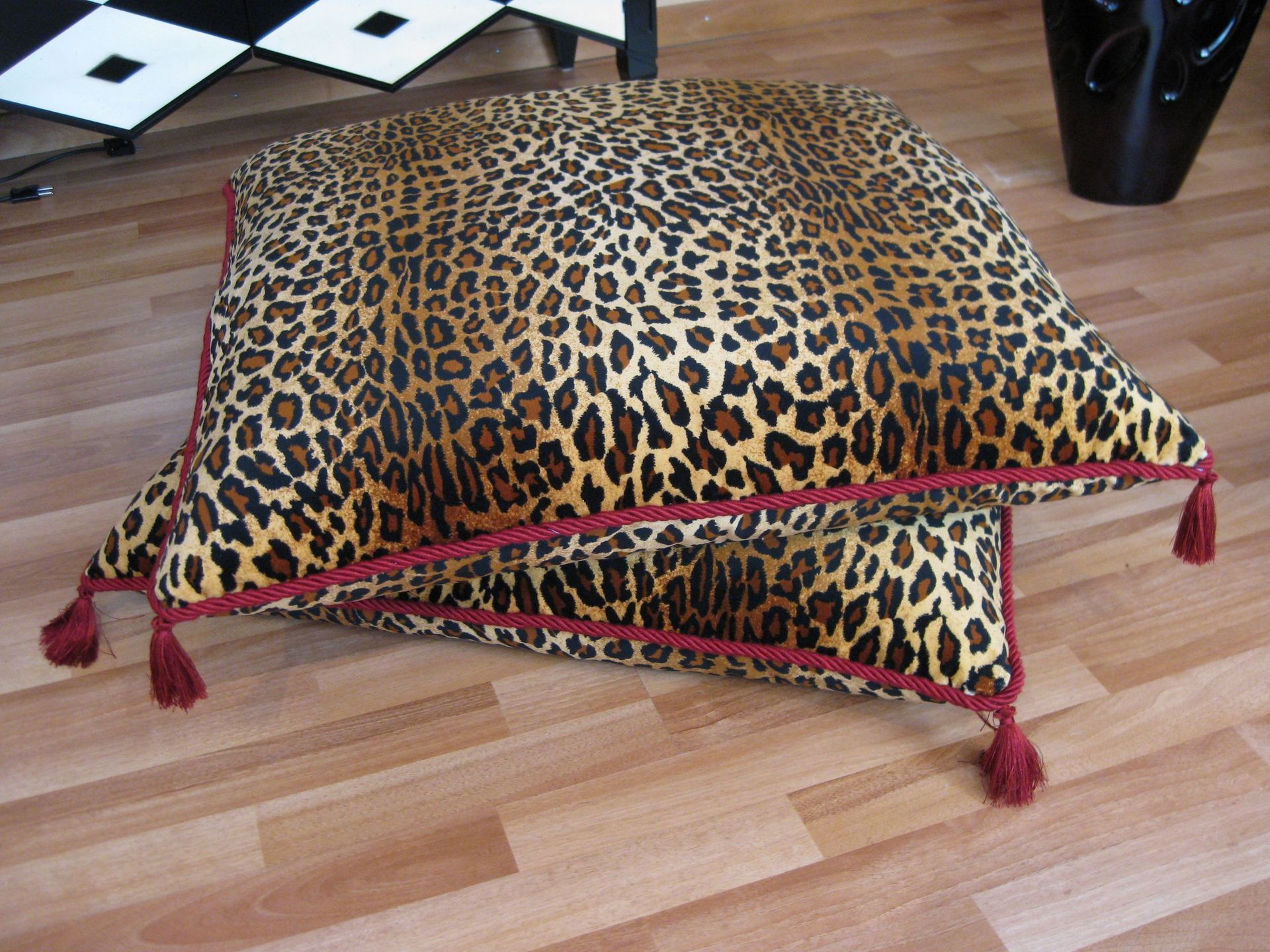 Leopard Kissen - Polsteratelier Kurt & Ursula Mischler - Biel