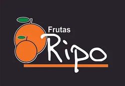 Un logotipo para frutas ripo con una naranja sobre fondo negro.