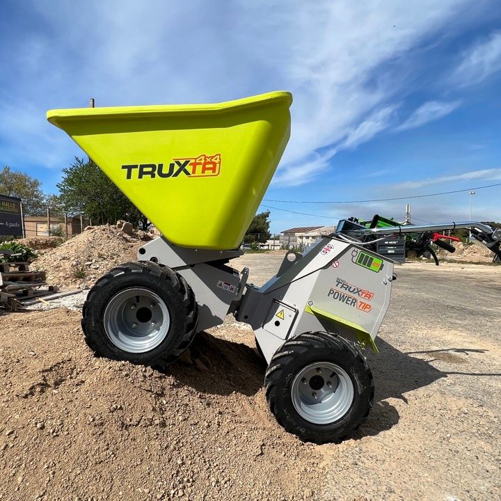 Un dumper tout-terrain.