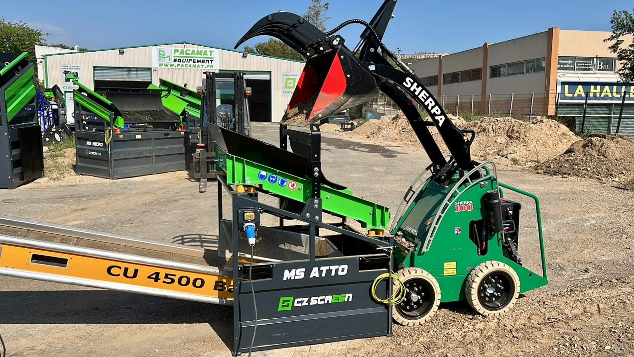 Un crible et un convoyeur.