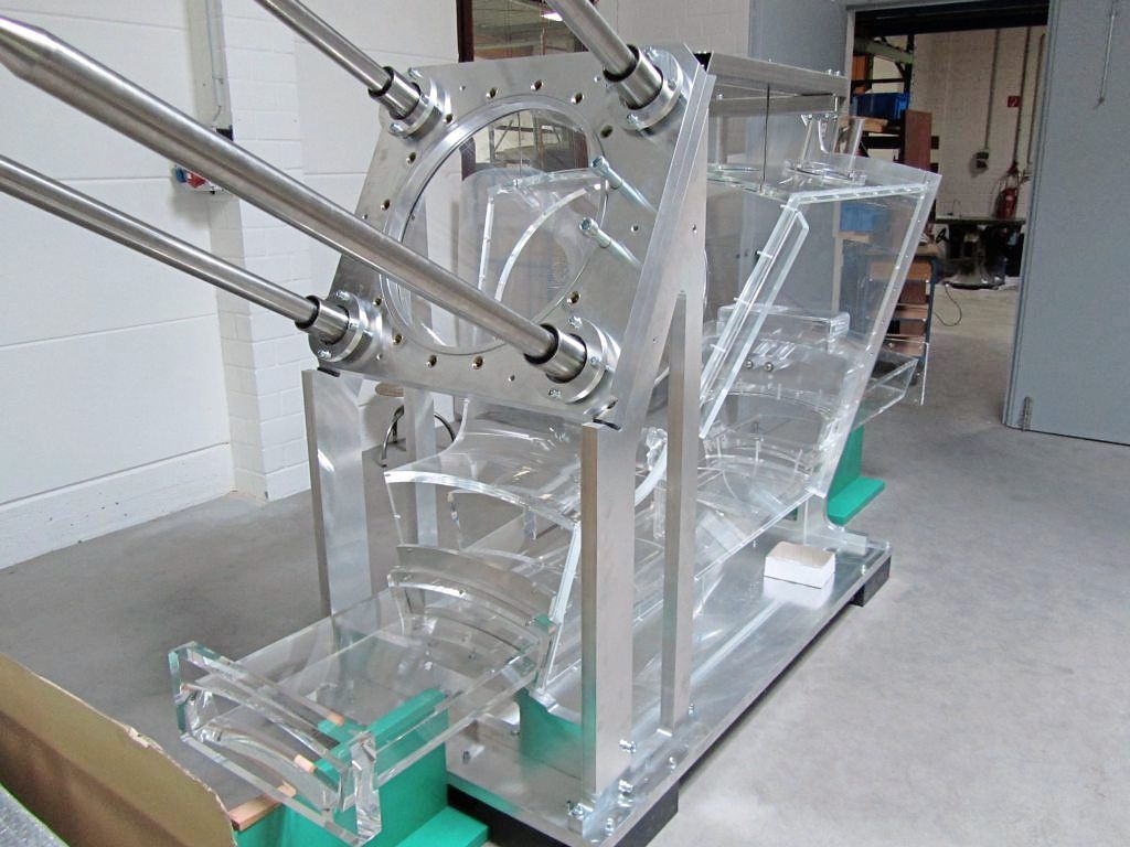Plexiglas Gehäuse von hinten