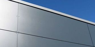 Neue Fassade in grau