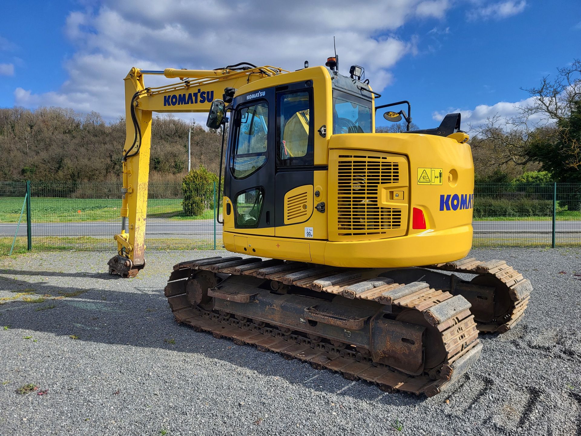 Pelle jaune à chenille
