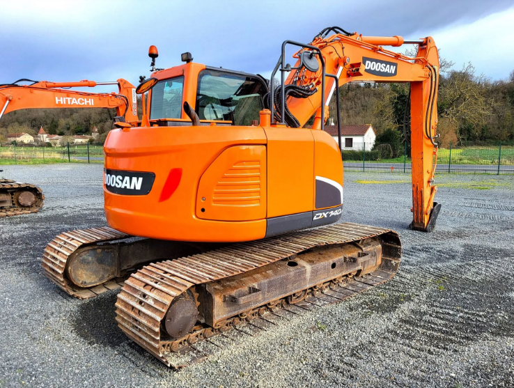 Pelle Doosan orange