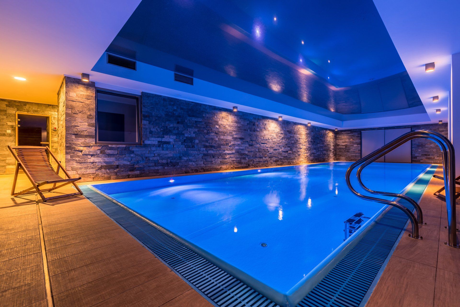 Piscine intérieure
