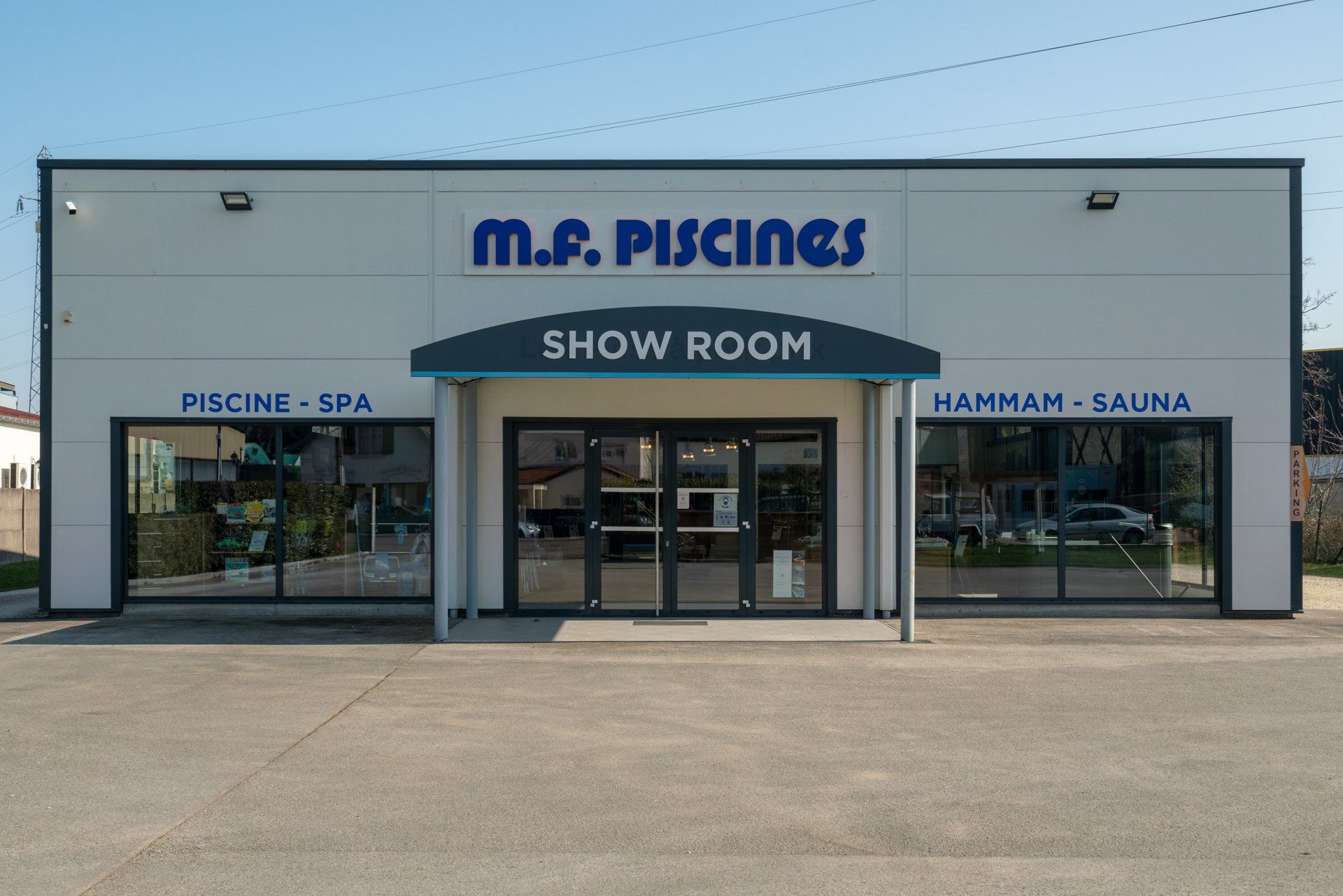 Devanture de M.F Piscines