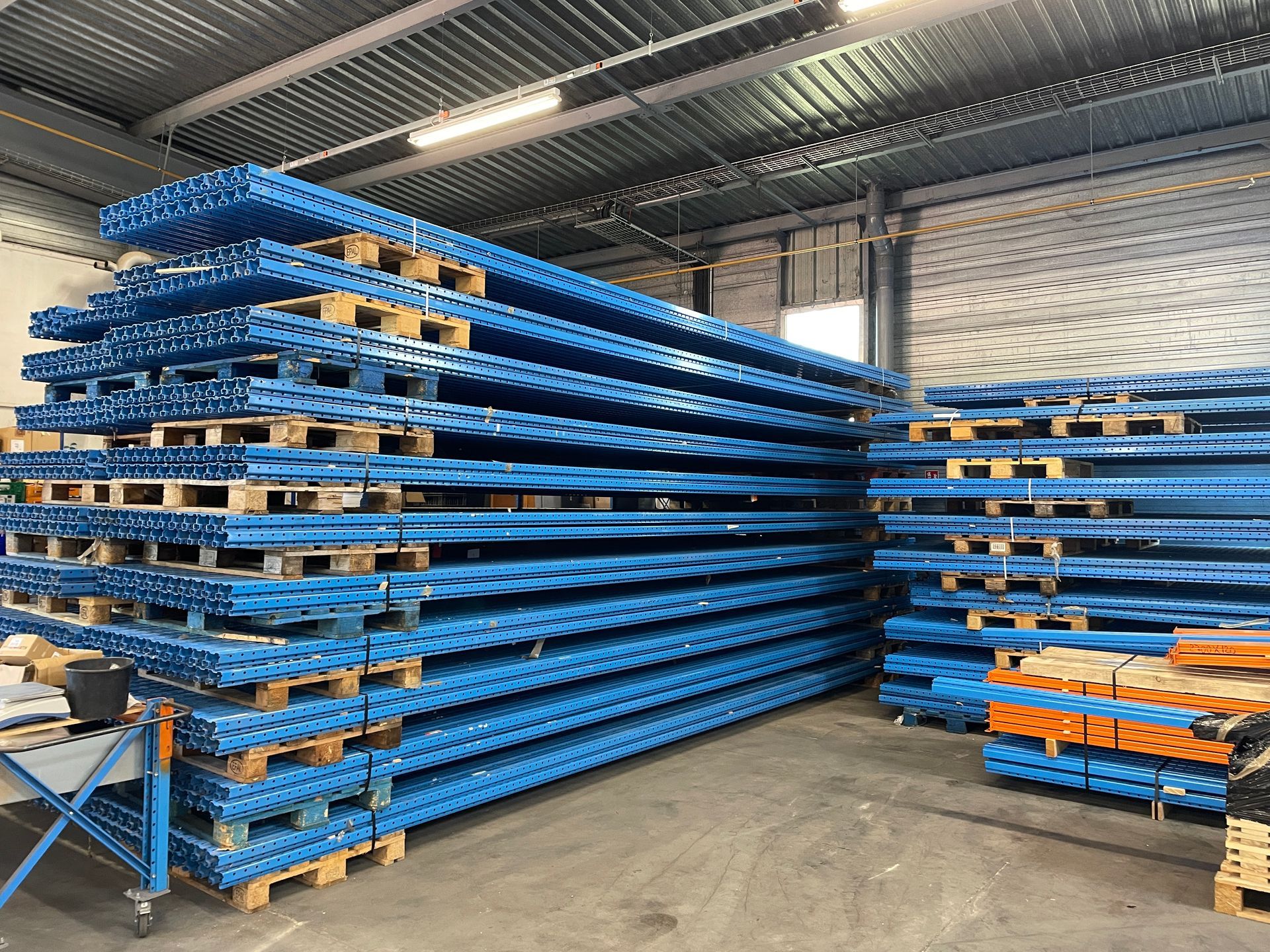 Pièces pour montage et réparation de rayonnages