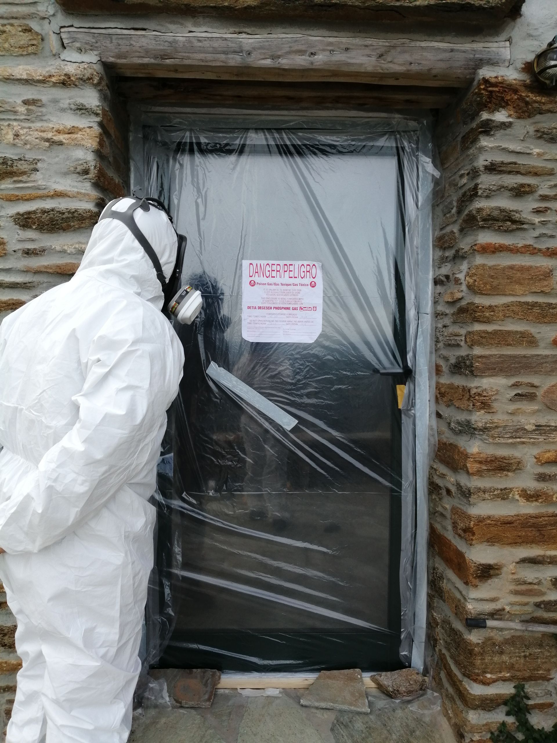 Σήμανση εφαρμογής υποκαπνισμού σε εξοχική κατοικία στην Άνδρο