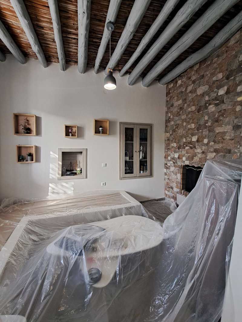 Καταπολέμηση ξυλοφάγων εντόμων (σαράκι) με επίχρισμα σε airbnb στη Νάξο