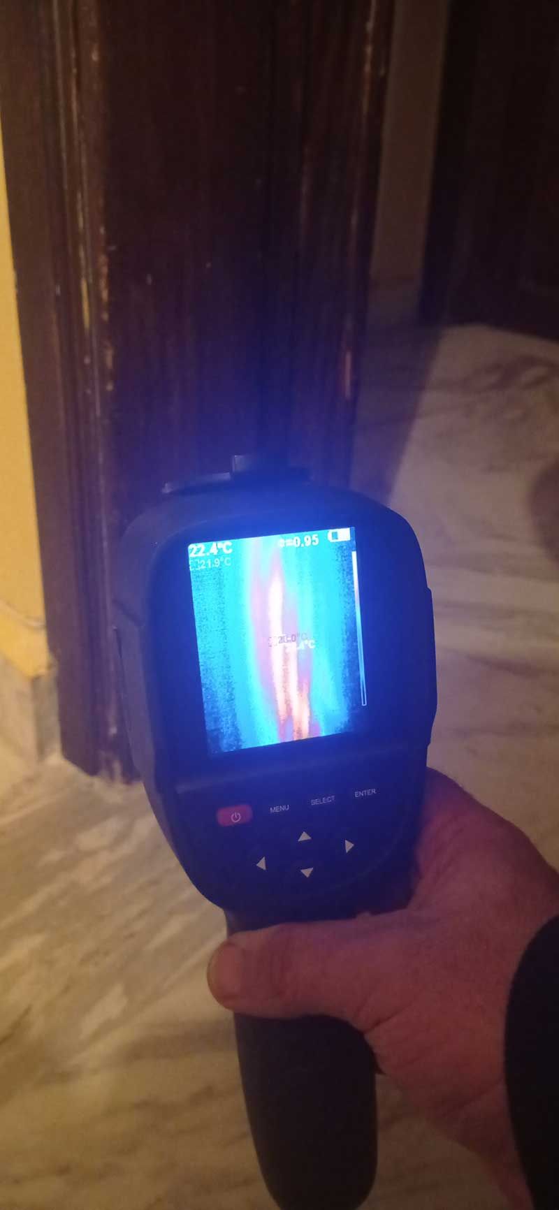 Ανίχνευση τερμιτών με θερμικη κάμερα σε κάσα στο Χαλάνδρι