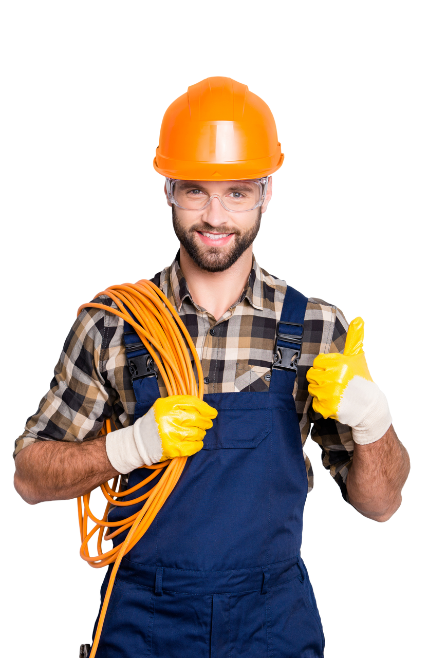 Ouvrier du bâtiment portant un casque orange, une salopette bleue et des gants tenant un câble orange enroulé, levant les pouces.