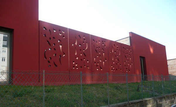 Panneaux de lycée en béton