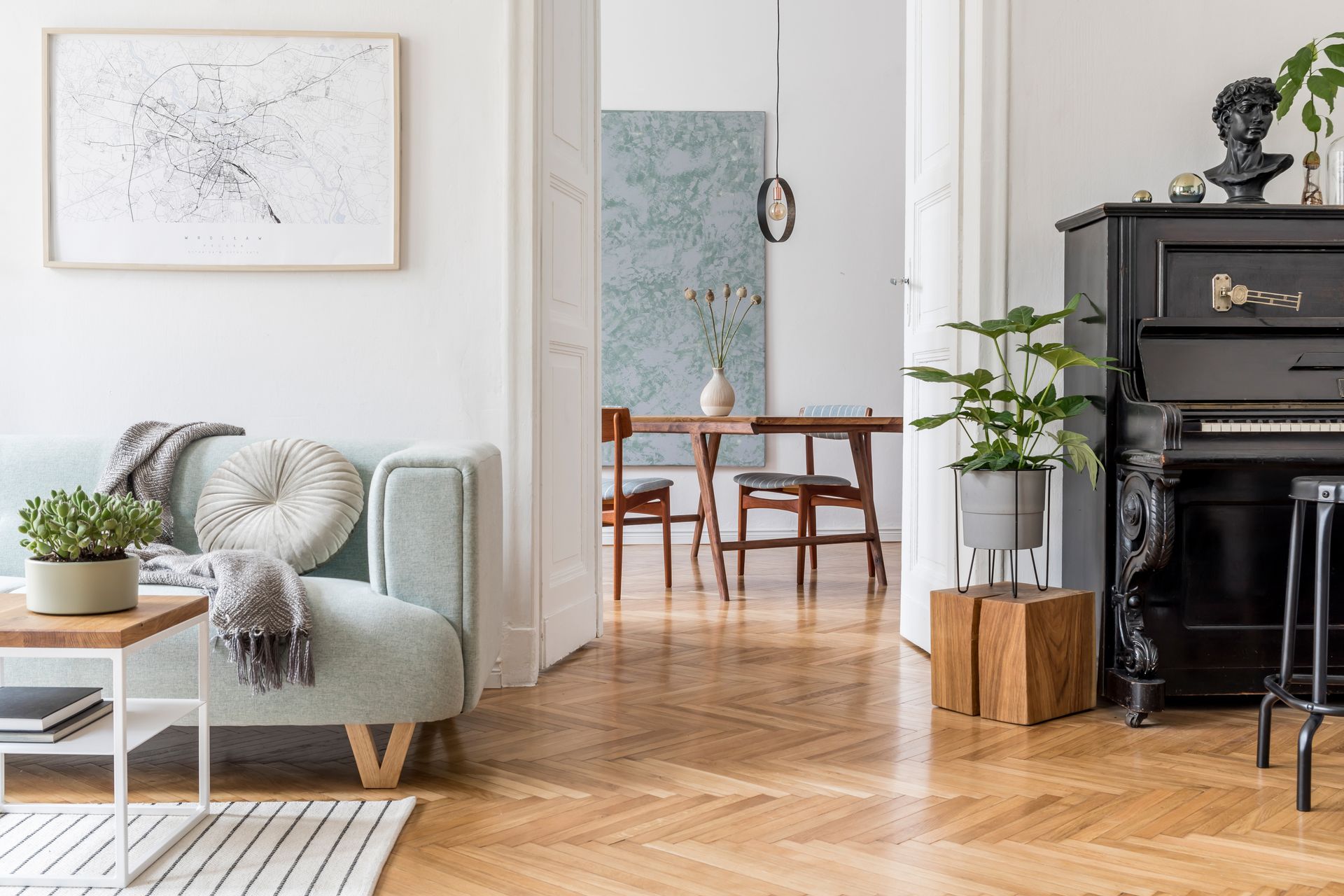 Appartement avec des grandes pièces et un parquet en pointe de Hongrie