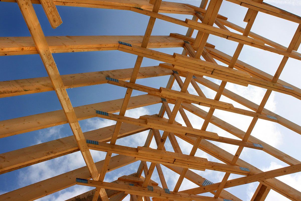 Prise de vue d'une charpente en contreplongée