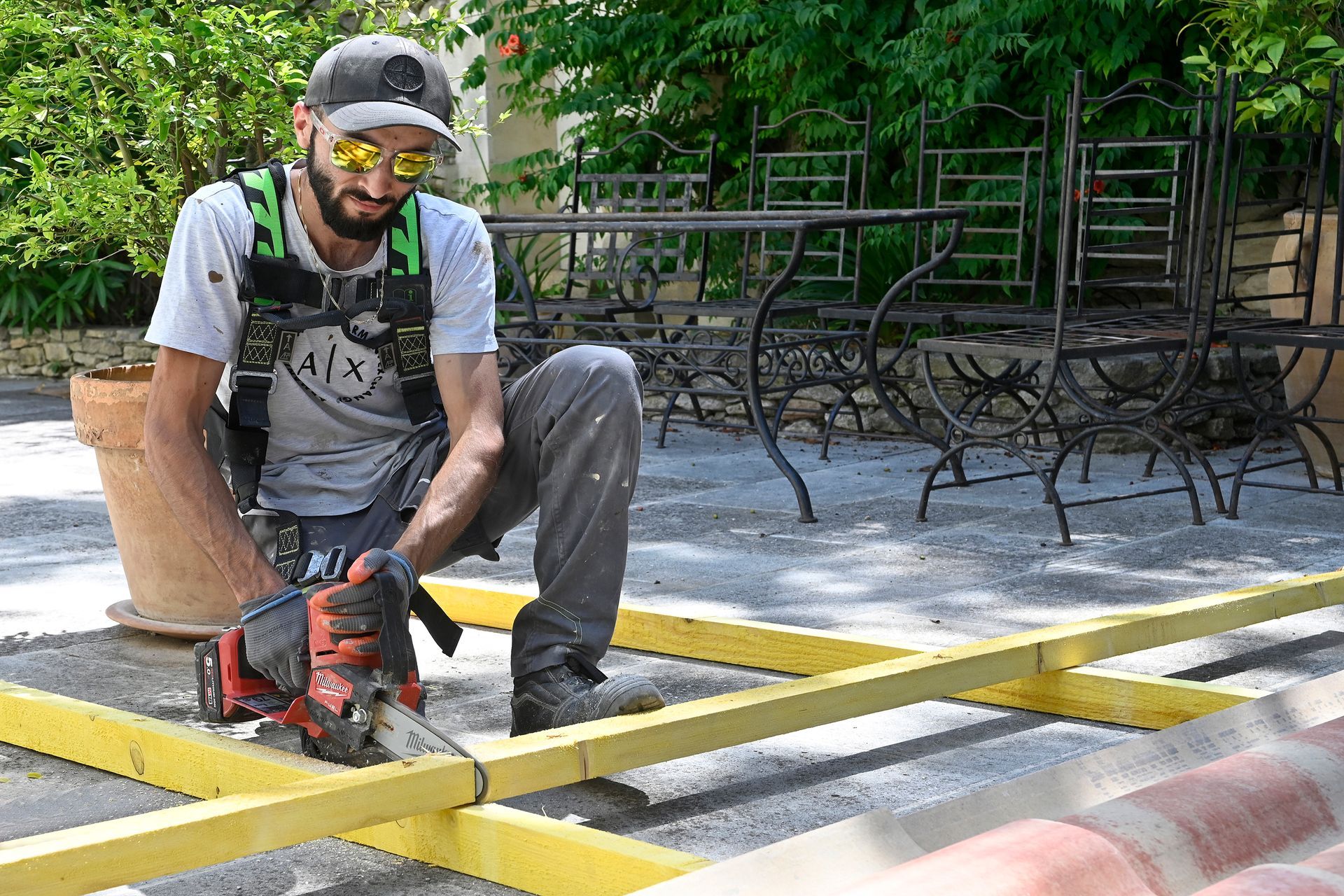 Tronçonnage de tasseaux de charpente